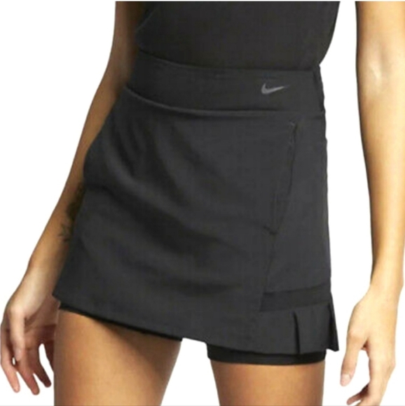 Nike Dri Fit Black Flex 15" Golf Skort size Medium - Picture 2 of 14